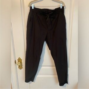 Lululemon black joggers sz XL